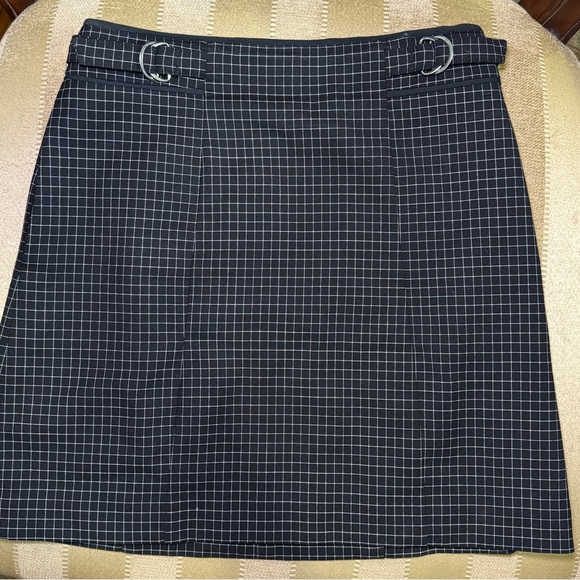 Club Monaco D-Ring Mini Skirt - Picture 2 of 6